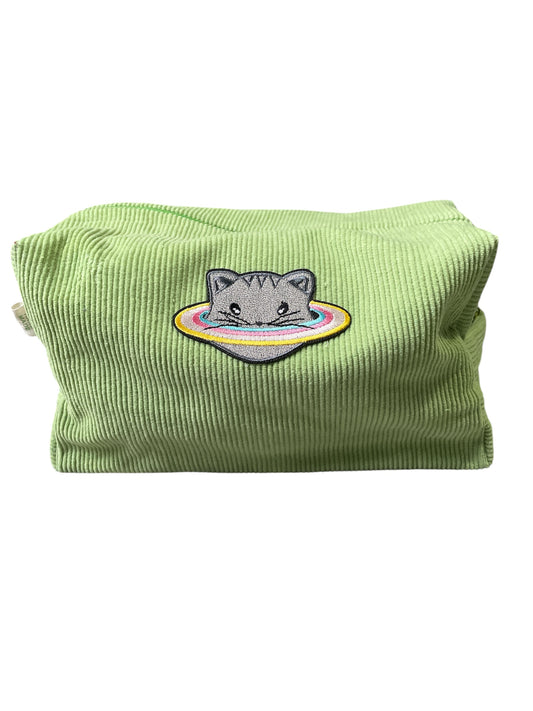 Avaruuskissa meikkipussi