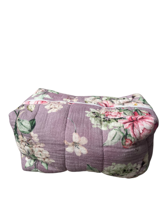 Violetti pioni meikkipussi