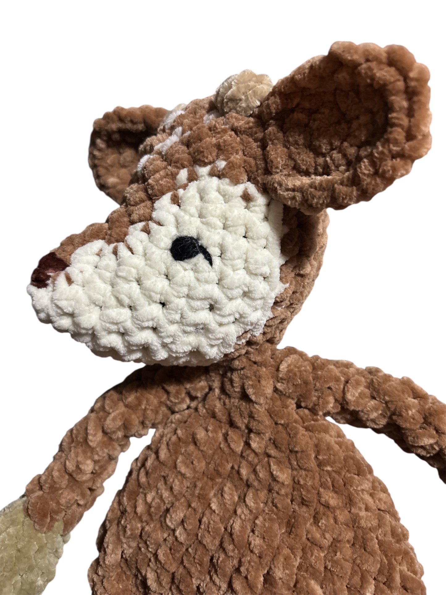 Tyttö peura pehmolelu